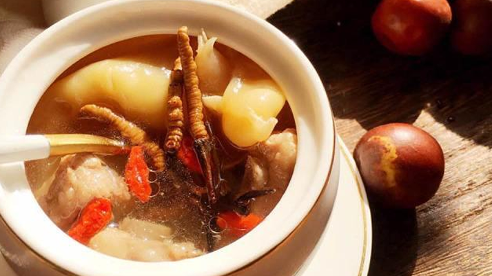 冬蟲夏草與什么泡水喝？養(yǎng)生搭配指南